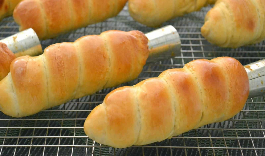 mẹo hay, khéo tay, cách làm bánh mì ốc quế nhân kem lạ miệng