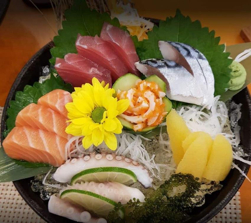 Tokyo Deli điểm thưởng thức ẩm thực Nhật không thể bỏ qua