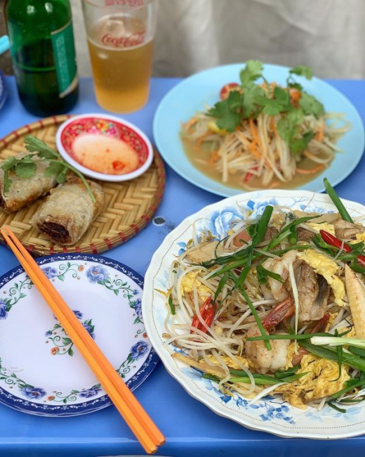 vietnamese cuisine, vietnamese diner-style restaurant, vietnamese food, vietnamese restaurant in seoul, humble vietnamese diner becomes popular in seoul