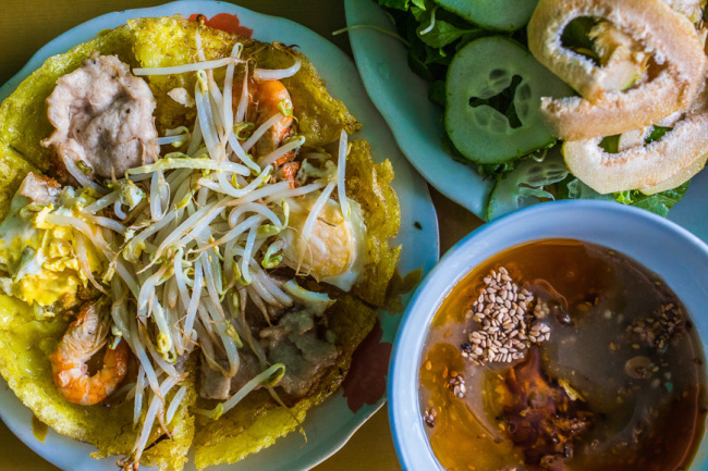 best hue food, foodie guide to hue, hue best restaurants, local hue dishes, things to eat in hue, vietnam travel, what to eat in hue, how to, how to eat like a local in hue