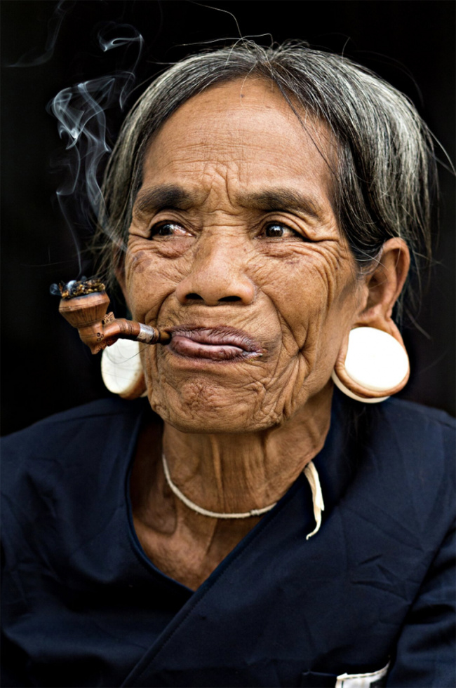 pictures of vietnam&039;s ethnic group, rehahn photographer, vietnam ethnic group, vietnam ethnic minorities, vietnamese people, 25 striking images of vietnam’s ethnic groups