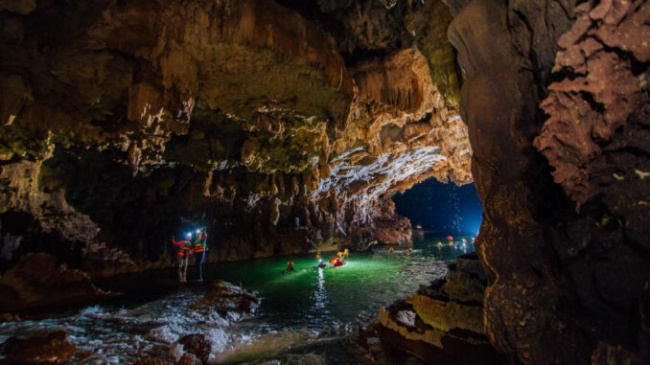 Exploring inside the Tu Lan Caves