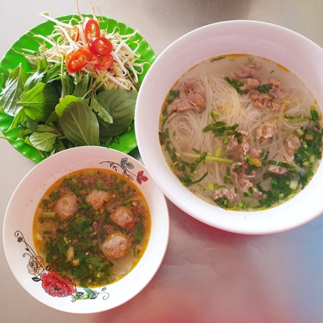 ben tre, ben tre travel, cuisine, mekong delta, noodle soup, shandong, two-bowl pho, west, two-bowl ‘noodle soup’