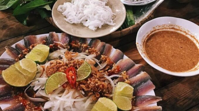 compass travel vietnam, crab soup cake, fish vermicelli, herring salad, travel kien giang, travel rach gia, travel vietnam, find rach gia to enjoy the famous delicacies