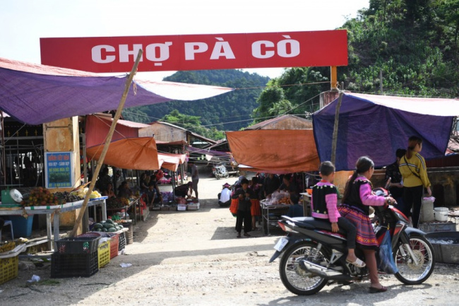brocade market, moc chau, mong ethnic group, pa co, son la, vietnam tourism, vietnam travel, a view into the unique pa co brocade market of son la province