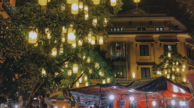 Lantern street in Hanoi excites crowds as Mid-Autumn Festival draws near