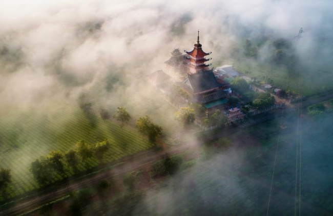 gia lai, misty landscape, photography, pleiku, tourism, travel, vietnam, gia lai smothered in fog at dawn