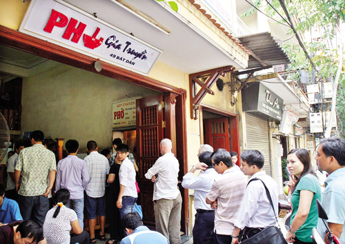 22 places to eat delicious food in Hanoi is the most popular