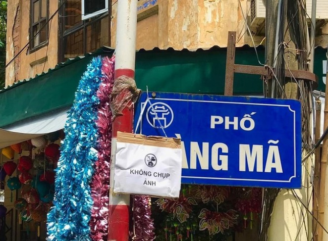 autumn festival, hang ma street, hanoi toy street, hanoi vietnam, hanoi shop owners criticised for charging photo taking fees