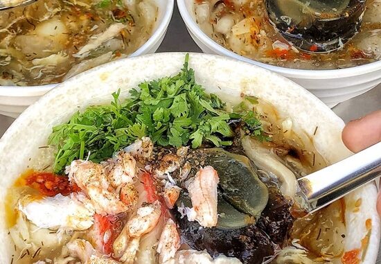 crab soup, cuisine, saigon, specialty, street food, travel ho chi minh city, vietnam, saigon crab soup stall a big draw