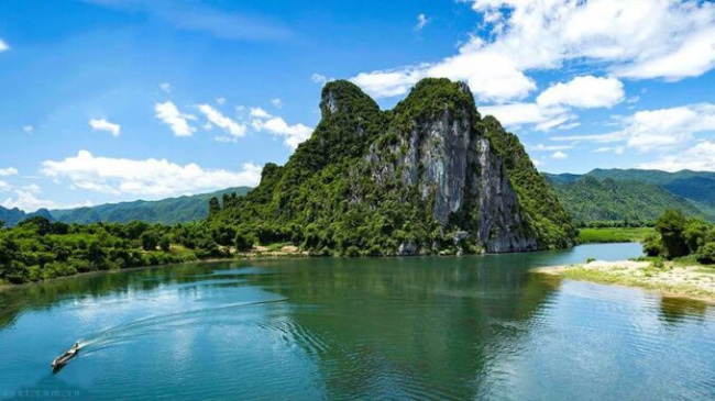 best destinations in quang binh vietnam, compass travel vietnam, quang binh vietnam travel guide, vietnam tourism, vietnam travel, what to do in quang binh, quang binh, a convergence of beautiful and beautiful scenes