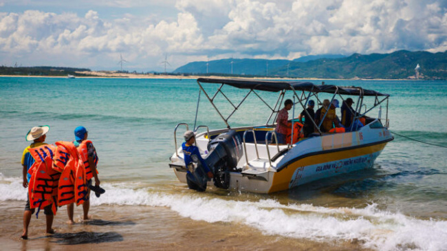 Discover Ong Can Island – a landmark marking Vietnam’s territorial sea