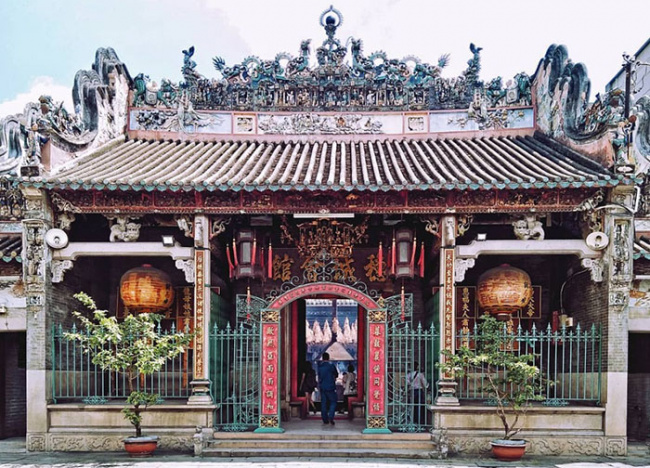 beautiful temples in saigon, best destinations in ho chi minh city vietnam, compass travel vietnam, ho chi minh city vietnam travel guide, travel to vietnam, visit the 5 most beautiful temples in saigon