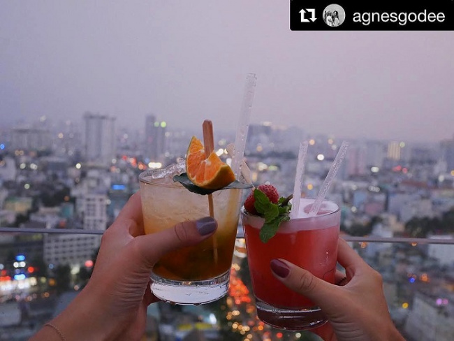 bars in saigon, best destinations in ho chi minh city vietnam, compass travel vietnam, ho chi minh city vietnam travel guide, travel to vietnam, vietnam tourists, revealing beautiful view bars in saigon that make people check-in tired