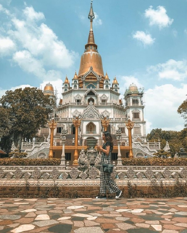 beautiful temples in saigon, best destinations in ho chi minh city vietnam, compass travel vietnam, ho chi minh city vietnam travel guide, travel to vietnam, vietnam tourists, be amazed at the peaceful scenery in the most beautiful temples in saigon