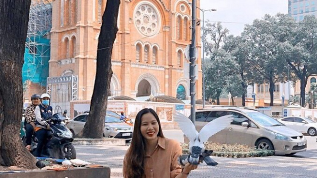 Enjoy the unique beauty of Notre Dame Cathedral in Saigon