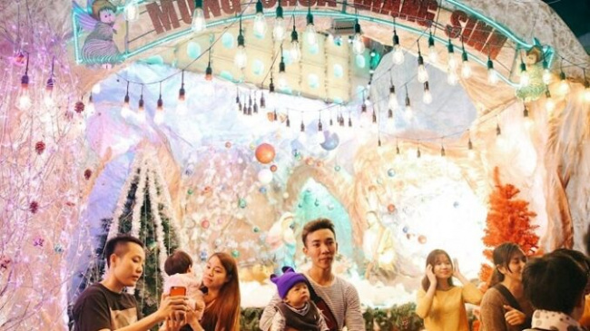 Revealing places to play Christmas in Ho Chi Minh City in 2020 is fun and lively