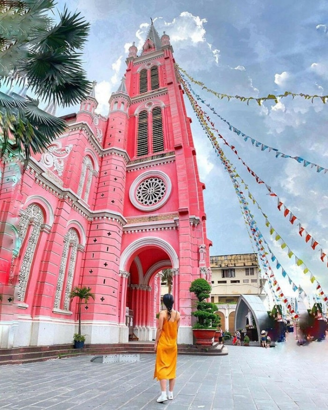 best destinations in ho chi minh city vietnam, compass travel vietnam, ho chi minh city vietnam travel guide, travel to vietnam, revealing places to play christmas in ho chi minh city in 2020 is fun and lively
