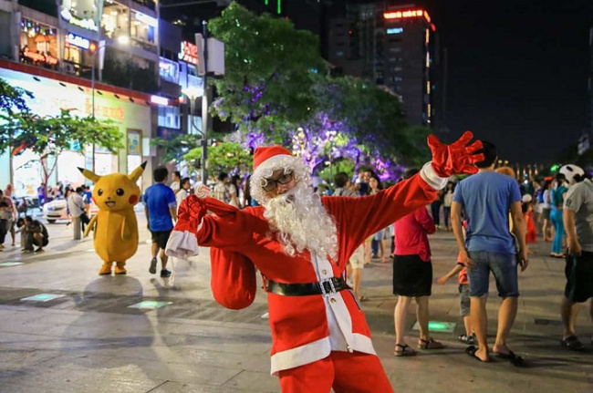 best destinations in ho chi minh city vietnam, compass travel vietnam, ho chi minh city vietnam travel guide, travel to vietnam, revealing places to play christmas in ho chi minh city in 2020 is fun and lively
