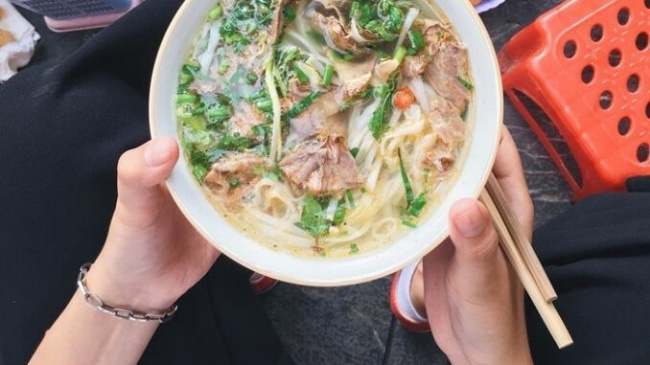 TOP 11 delicious pho restaurants in Hanoi force customers to ‘clean their wallet’