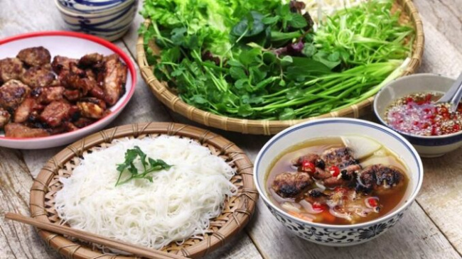 List of Hanoi specialties to try, love, eat and crush