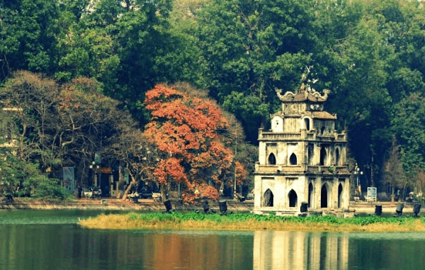 Hoan Kiem Lake – a legendary landscape in the heart of the Capital