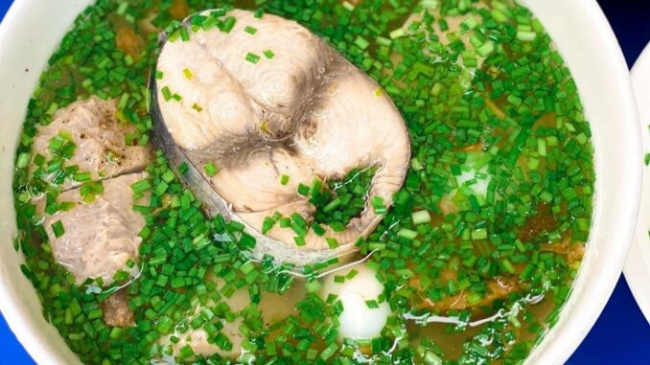 Nha Trang-style tuna noodle soup in Saigon