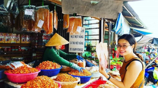 Collectively sweep the most famous markets in Phu Quoc