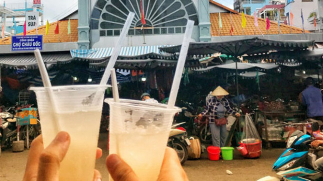 Explore the culinary paradise at Chau Doc An Giang market