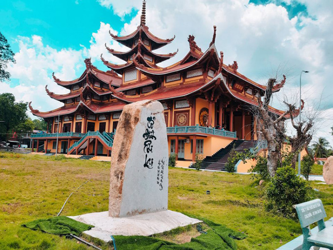 an giang, an giang inside guide, an giang itinerary, an giang travel guide, an giang vietnam, compass travel vietnam, transport to an giang, travel to an giang, travel to vietnam, phi lai an giang’s family – a poetic and mysterious place of practice