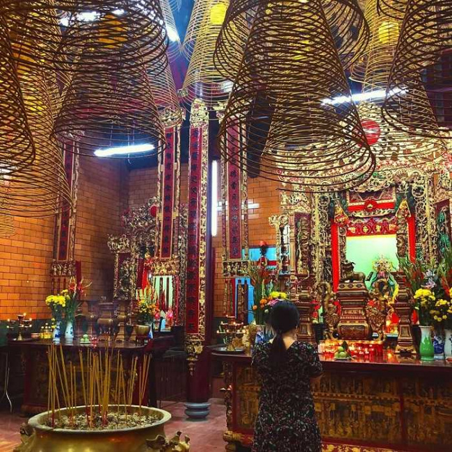 can tho inside guide, can tho itinerary, can tho travel guide, can tho vietnam, compass travel vietnam, mekong delta, ong can tho pagoda, transport to can tho, travel to can tho, travel to vietnam, explore chinese culture at ong can tho pagoda