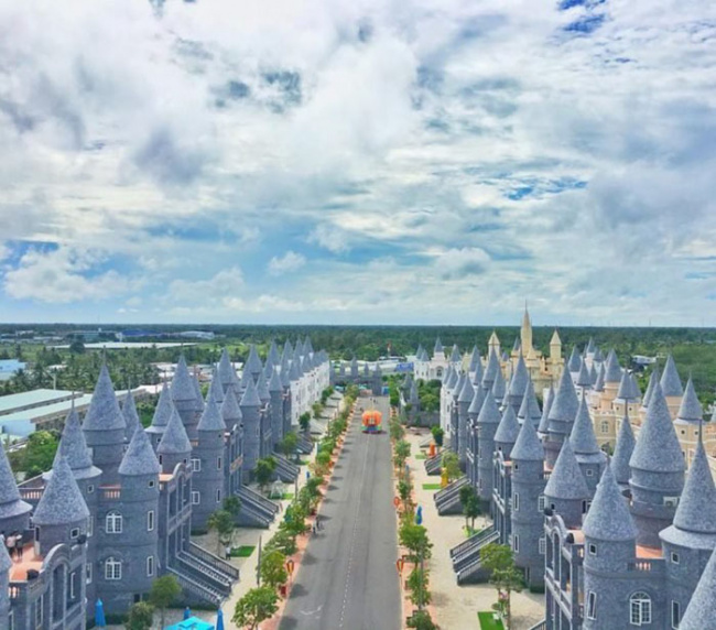 compass travel vietnam, hau giang inside guide, hau giang itinerary, hau giang travel guide, hau giang vietnam, kittyd & minnied hau giang, mekong delta, transport to hau giang, travel to hau giang, travel to vietnam, complete fun experience at the kittyd & minnied hau giang amusement park