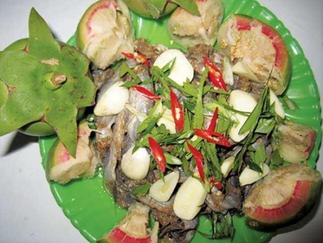 compass travel vietnam, hotels in mekong delta, mekong delta, mekong delta travel guide, mekong delta vietnam tourism, travel to vietnam, western delicacies, what to do in the mekong delta, all kinds of delicious western fish sauce famous