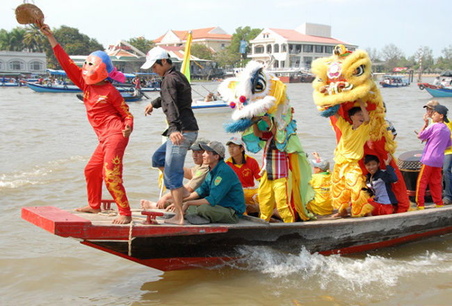 compass travel vietnam, hotels in mekong delta, mekong delta, mekong delta travel guide, mekong delta vietnam tourism, travel to vietnam, western delicacies, what to do in the mekong delta, the 4 biggest festivals in the west attract tourists from all over the world