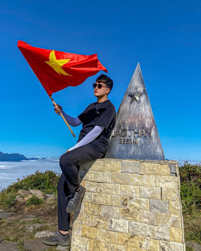 ba den mountain, compass travel vietnam, fansipan, ma pi leng, ta xua, travel to vietnam, netizens are searching for the most beautiful cloud hunting place in vietnam: seeing the photos, but thinking “fairy scene” in real life, not everyone can check-in.