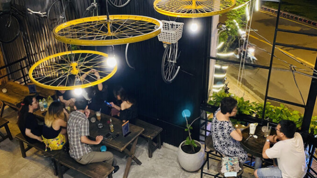 Bicycle fan cafe in Saigon