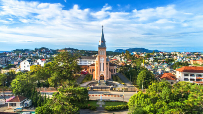 Top 10 tourist attractions in Dalat are stunningly beautiful