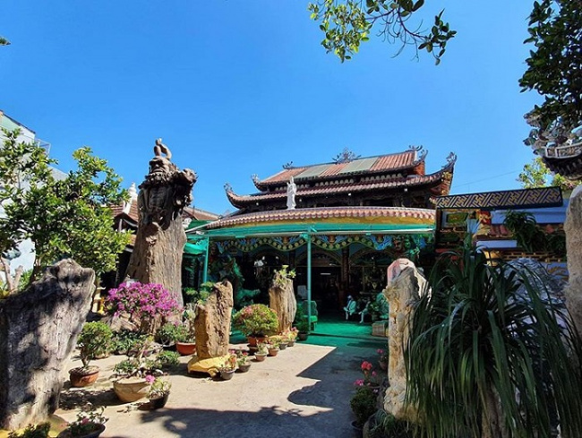 compass travel vietnam, dalat inside guide, dalat itinerary, dalat travel guide, dalat vietnam, linh phuoc pagoda, transport to dalat, travel to dalat, travel to vietnam, going to linh phuoc pagoda, da lat to see the architecture from impressive cicadas