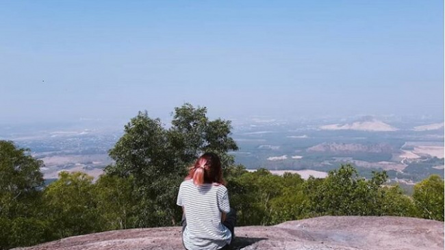 Trekking Dinh Mountain in Vung Tau has a dreamy view and beautiful sightseeing