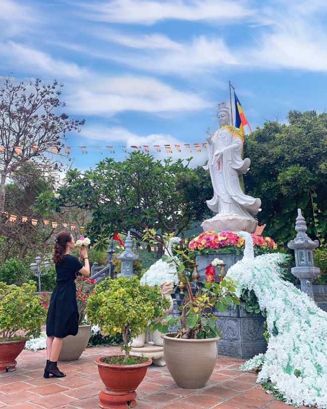compass travel vietnam, con dao inside guide, con dao islands, con dao travel guide, con dao vietnam, nui mot pagoda, transport to con dao, travel to con dao, travel to vietnam, nui mot pagoda – the most beautiful temple in con dao