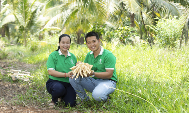 coconut nectar, entrepreneurship, lifestyle, portrait, reportage, massage coconut flower collects nearly half a billion per month