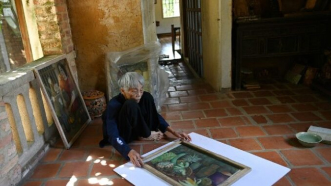 ‘Pioneer’ octogenarian Vietnamese artist gets first solo exhibit