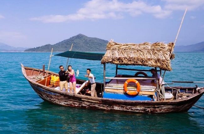 compass travel vietnam, nha trang inside guide, nha trang travel guide, nha trang vietnam, ninh van bay, transport to nha trang, travel to nha trang, travel to vietnam, indulge in the beauty of ninh van bay – a paradise on earth