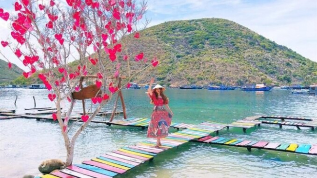 Enjoy a life of tired illusion with colorful Nha Trang Love Island