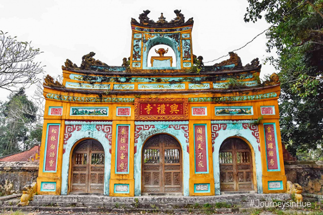 compass travel vietnam, hue inside guide, hue travel guide, hue vietnam, transport to hue, travel to hue, travel to vietnam, visit thu le pagoda, visit thu le pagoda to find out about the ancient village of the ancient capital