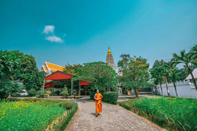 compass travel vietnam, hue inside guide, hue travel guide, hue vietnam, transport to hue, travel to hue, travel to vietnam, visiting huyen khong 1 pagoda in hue, visiting huyen khong 1 pagoda in hue to explore the architectural features of japan – india