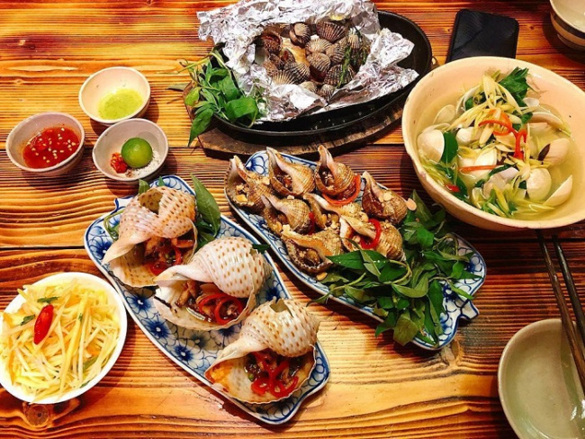 LONG DONG SEAFOOD EATERY, Da'an - Restaurant Reviews, Photos