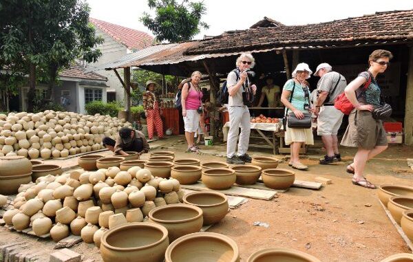 Discovering the pottery village of Thanh Ha Hoi An has something or something interesting?