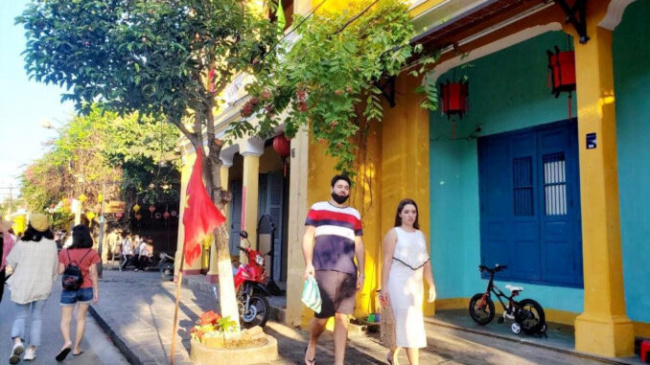 Experience the feeling of travel through the air when traveling to Hoi An Ancient Town