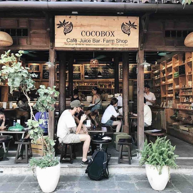 cafes to see the whole of hoi an, compass travel vietnam, hoi an ancient town, hoi an inside guide, hoi an travel guide, hoi an vietnam, transport to hoi an, travel to hoi an, travel to vietnam, 5 most ideal cafes to see the whole of hoi an from above